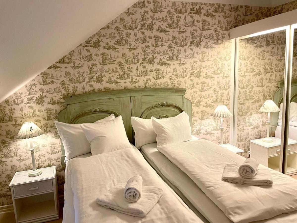 Apertins Hotell Kil Exteriör bild