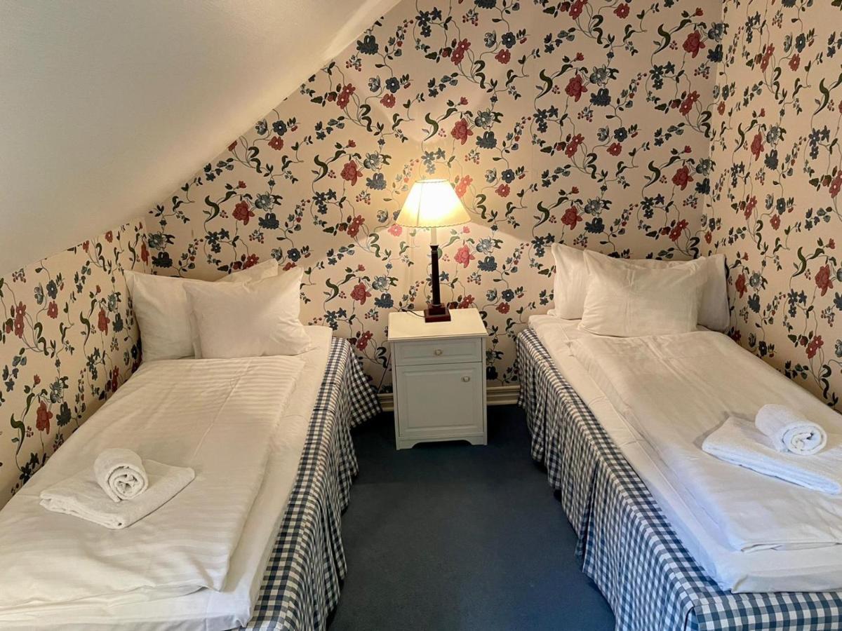 Apertins Hotell Kil Exteriör bild