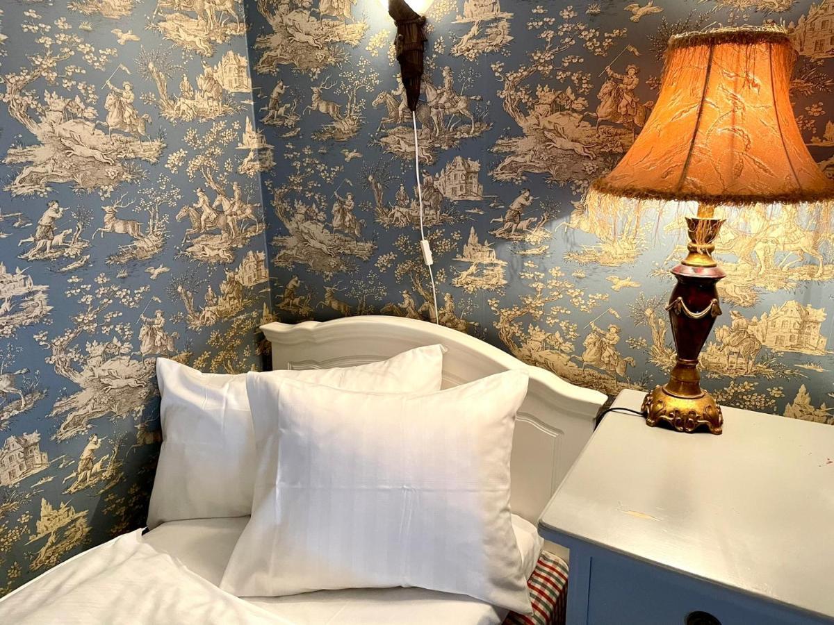 Apertins Hotell Kil Exteriör bild