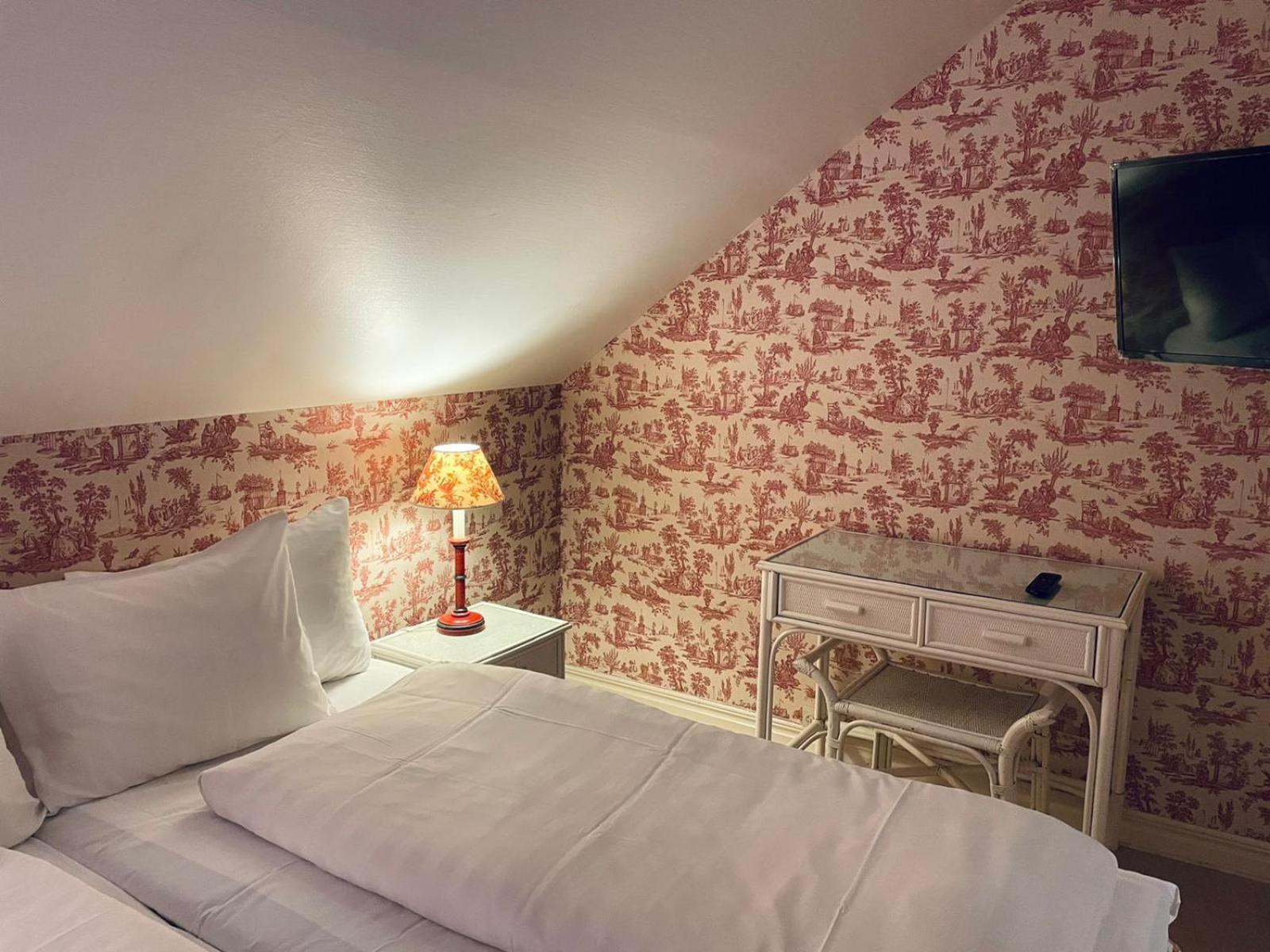 Apertins Hotell Kil Exteriör bild